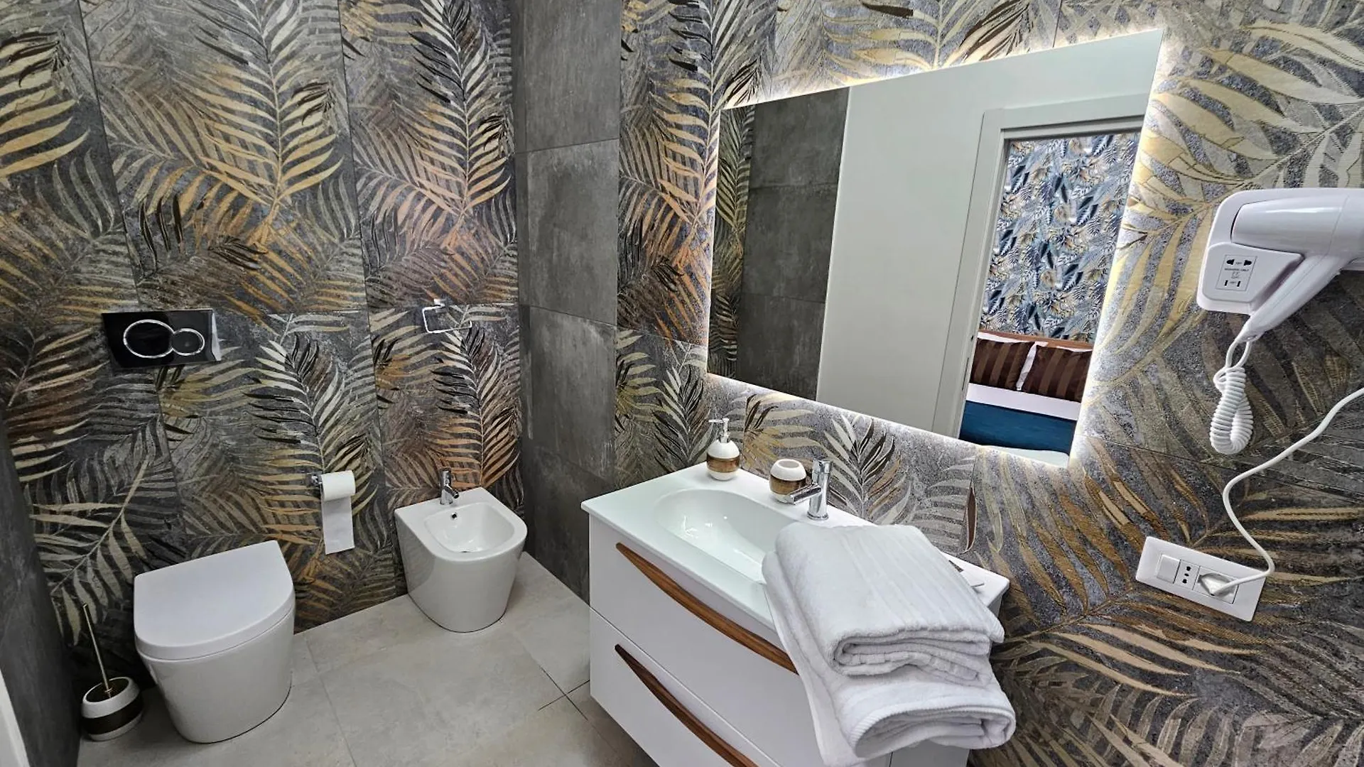 Erminia Suite نابولي